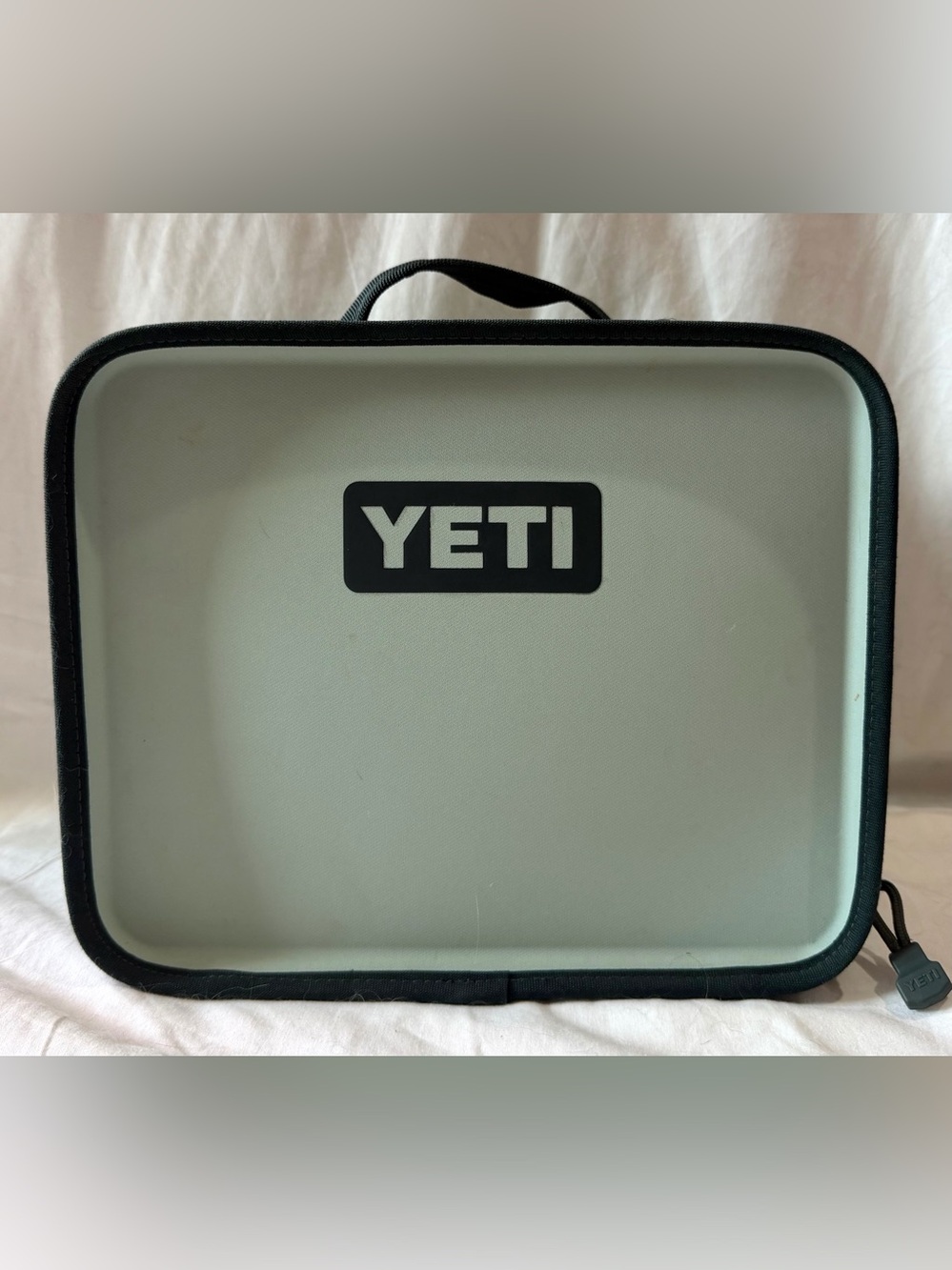 YETI Daytrip Lunch Box Gray/Black Fabric Zipper w/ Handle 11in x 8.5in